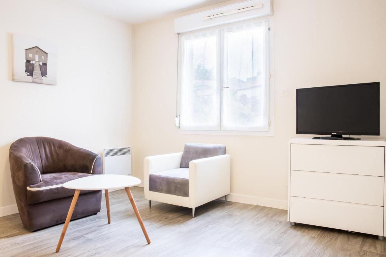 Le 12 Carnot - Serenite Assuree Dans Ce Grand Studio Lejlighed Poitiers Eksteriør billede