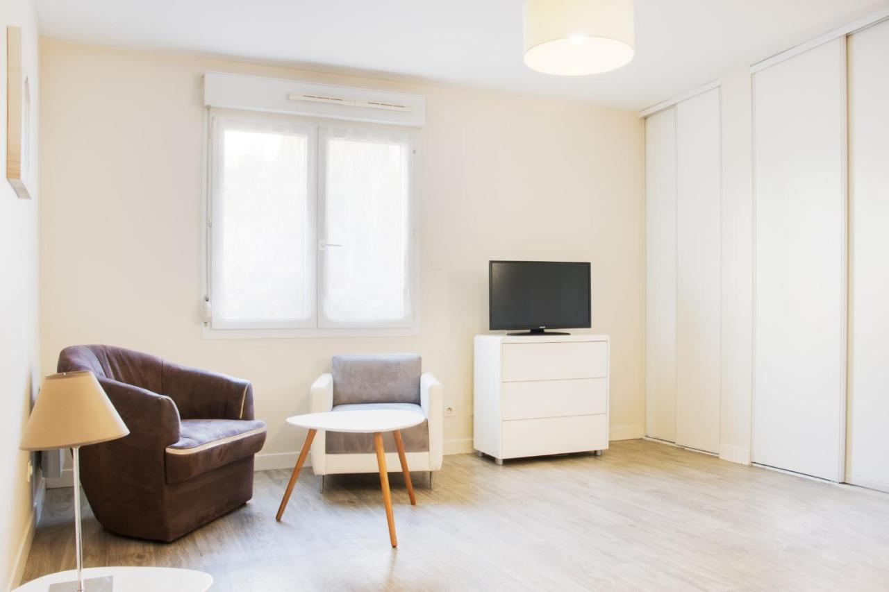 Le 12 Carnot - Serenite Assuree Dans Ce Grand Studio Lejlighed Poitiers Eksteriør billede